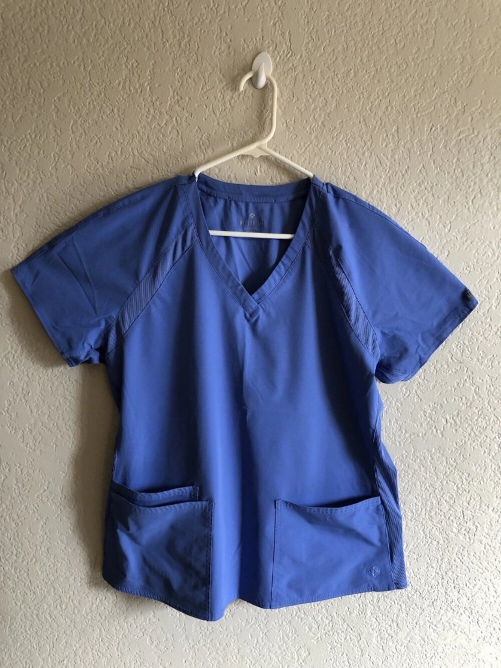 Med Couture Peaches Womens Blue Scrub Top 4 Way Stretch Rib-Knit, V-Neck Size XL